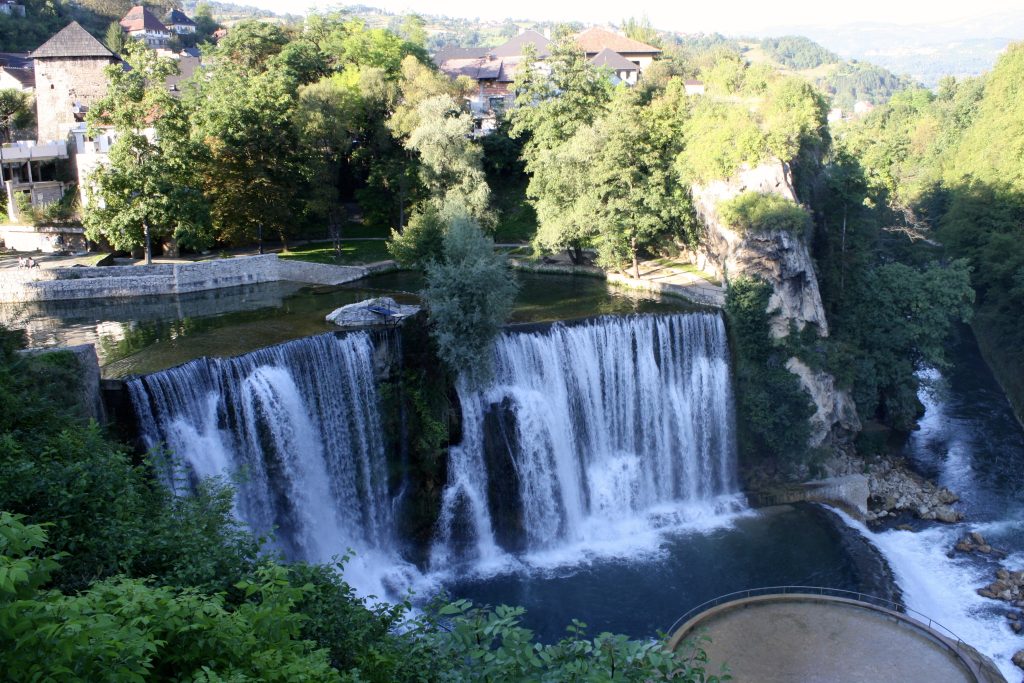 Pliva-waterval Jajce, unieke waterval in Bosnië en Herzegovina