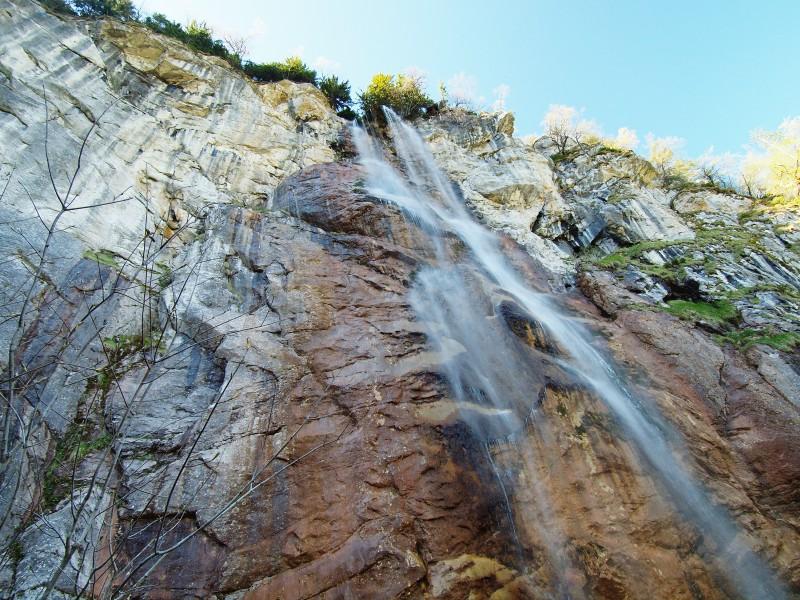 Skakavac-waterval bij Sarajevo, hoogste waterval van Bosnië en Herzegovina