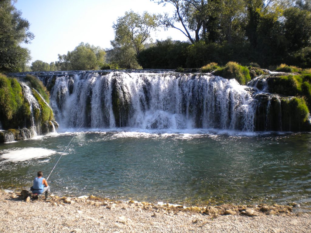 Koćuša-waterval in Veljaci, Bosnië en Herzegovina