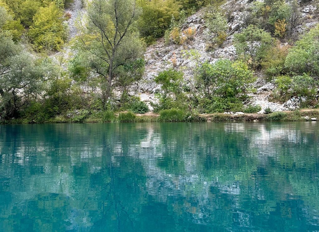 De bron van de Bunica-rivier in Bosnië en Herzegovina